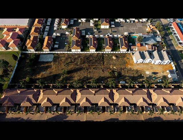 20 BEDROOM GATED ESTATE FOR SALE IN RYNFIELD